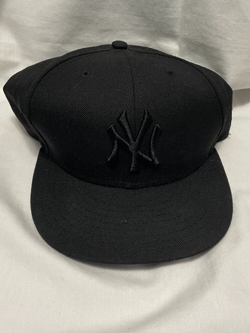 New York Yankees Fitted Hat Mens 7 3/8 Black New Era Preowned